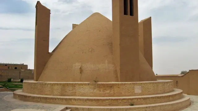 Aworan ''ice cream'' to dabi ile atijọ lorilẹede Persia