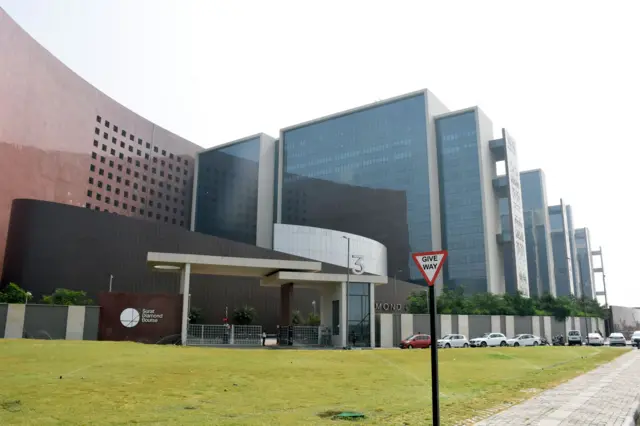 सुरत डायमंड बोअर्स