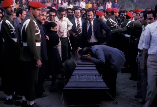 مراسم خاکسپاری ودیع حداد در گورستان بغداد