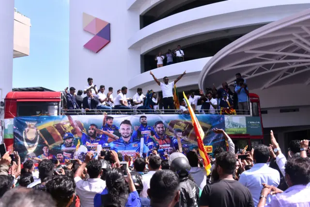 2022 में श्रीलंका की टीम एक बार फिर अपने देश में चैपियन बनी.