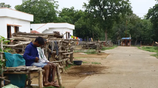 గిరిజనుల పునరావాస కాలనీ