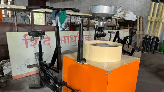 पायडलवर चालणारी पीठाची गिरणी