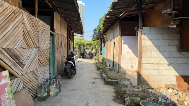 Suasana di hunian sementara sebagian dari warga eks Kampung Bayam di Jalan Tongkol 10, Pademangan, Jakarta Utara.