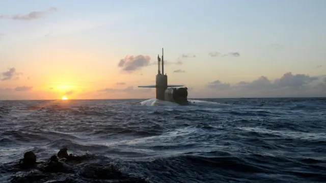 زیردریایی متعلق به آمریکا