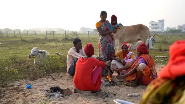 గంగిరెద్దులను ఆడించే వారు