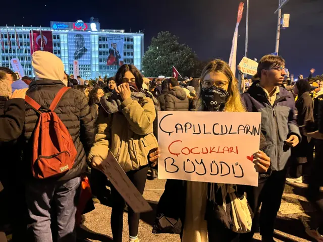 Gençler, Gezi Parkı eylemleri sırasında çocuk olduklarını ama onlardan etkilendiklerini söylüyor.