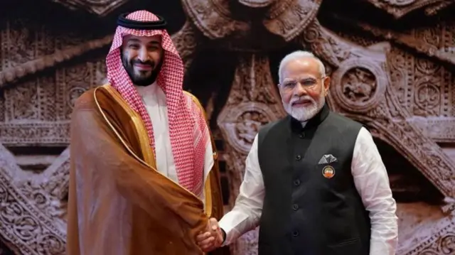 જી20માં સાઉદી અરેબિયાના ક્રાઉન પ્રિન્સ અન વડા પ્રધાન મોહમ્મદ બિન સલમાન ભારતના વડા પ્રધાન નરેન્દ્ર મોદી સાથે