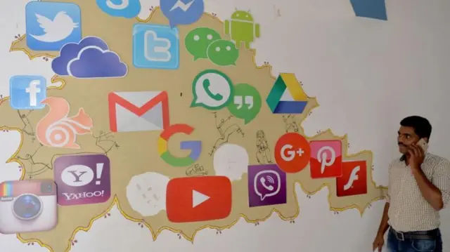 सोशल मीडिया आयकॉन्स 