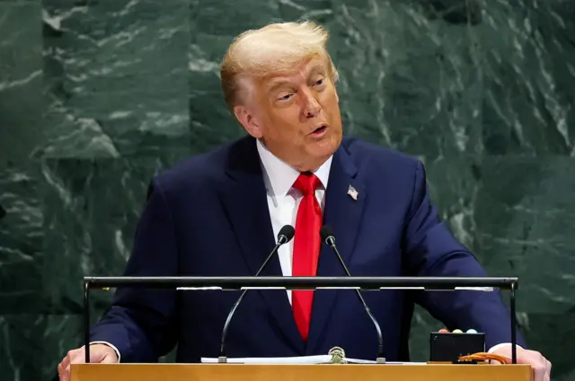 डोनाल्ड ट्रंप