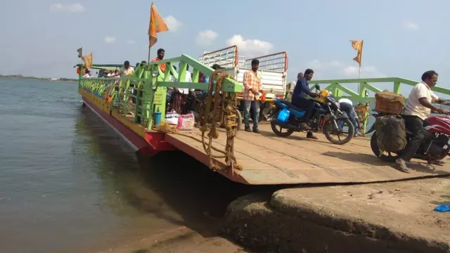 కృష్ణానది, ప్రయాణికులు