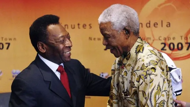 Pele ati Nelson Mandela