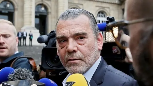 فرانک برتون یکی از وکلای عبدالسلام