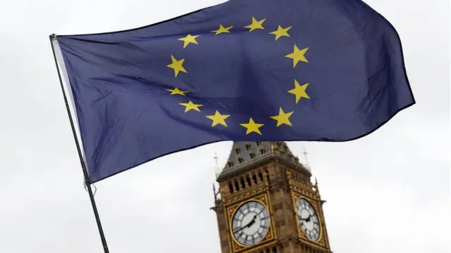 Bandera de la UE ondea frente al Big Ben