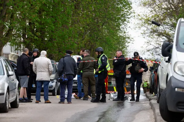 місце злочину на вулиці