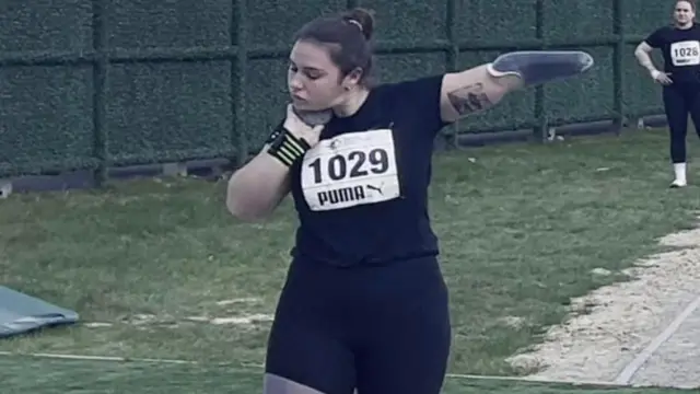 Maria Shpatkivska at training လေ့ကျင့်ရေးဝင်နေတဲ့ မာရီယာ ရှပတ်ကစ်စကာ