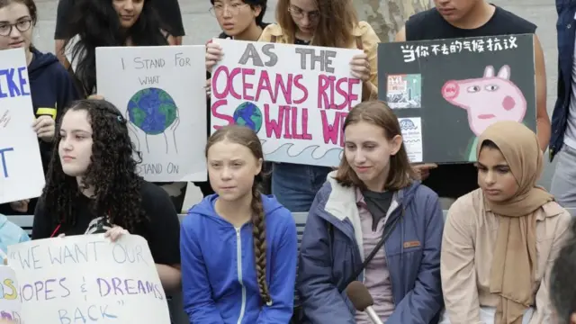 கிரேட்டா தன்பர்க் தந்தை: "அவளுக்கு மகிழ்ச்சி; எனக்குதான் வருத்தம்"