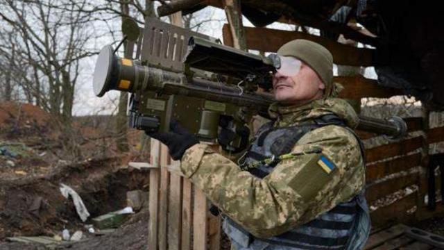 Український військовий на фронті