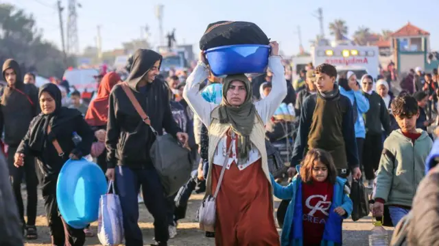 विस्थापित