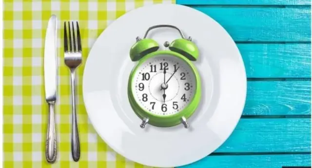 Awora ọbẹ, fọọki ati aago