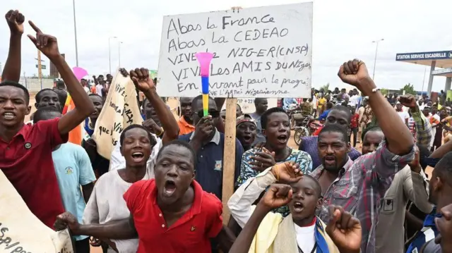 محتجون في النيجر