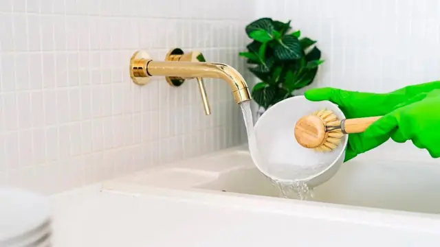 Щітка для посуду