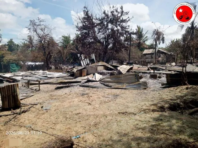 သြဂုတ်လအတွင်း စစ်တပ်စစ်ကြောင်း မီးရှို့ခဲ့တဲ့ ကျေးပင်အက်ရွာအခြေအနေ 