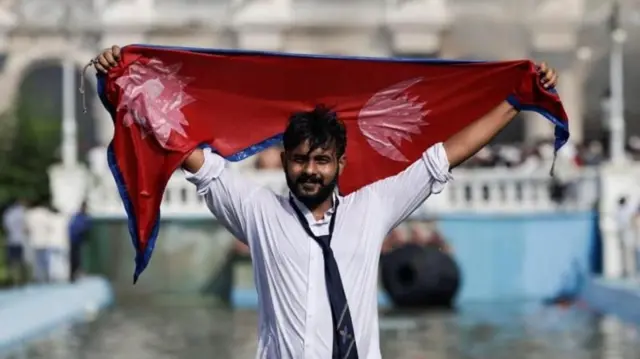 २०८२ मा काठमाण्डूमा भएको जेन जी आन्दोलनमा सहभागी एक युवा