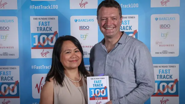 สายพิณ มัวร์กับสามีที่งานรับรางวัล Fast Track 100