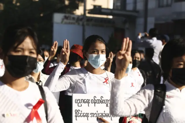 ပညာရေးဝန်ထမ်းတွေရဲ့သပိတ်