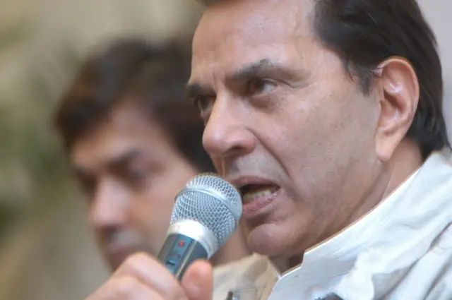 બીબીસી ગુજરાતી, ગુજરાત, બીબીસી, અમદાવાદ, ધર્મેન્દ્ર, બોલીવૂડ, ફિલ્મજગત, ફિલ્મ