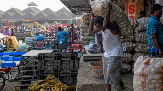 விவசாயக் கடன்கள் ரூ.12,110 கோடி தள்ளுபடி