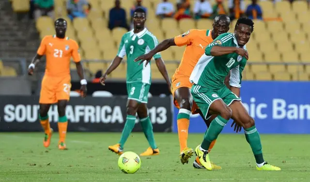 Otu egwu bọọlu Super Eagle na Elephant of Ivory Coast