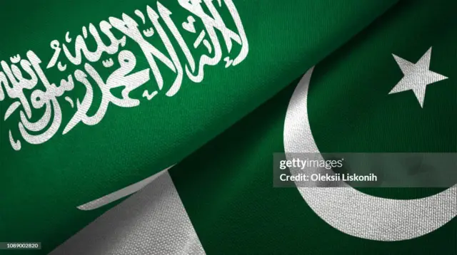 العلمان السعودي والباكستاني