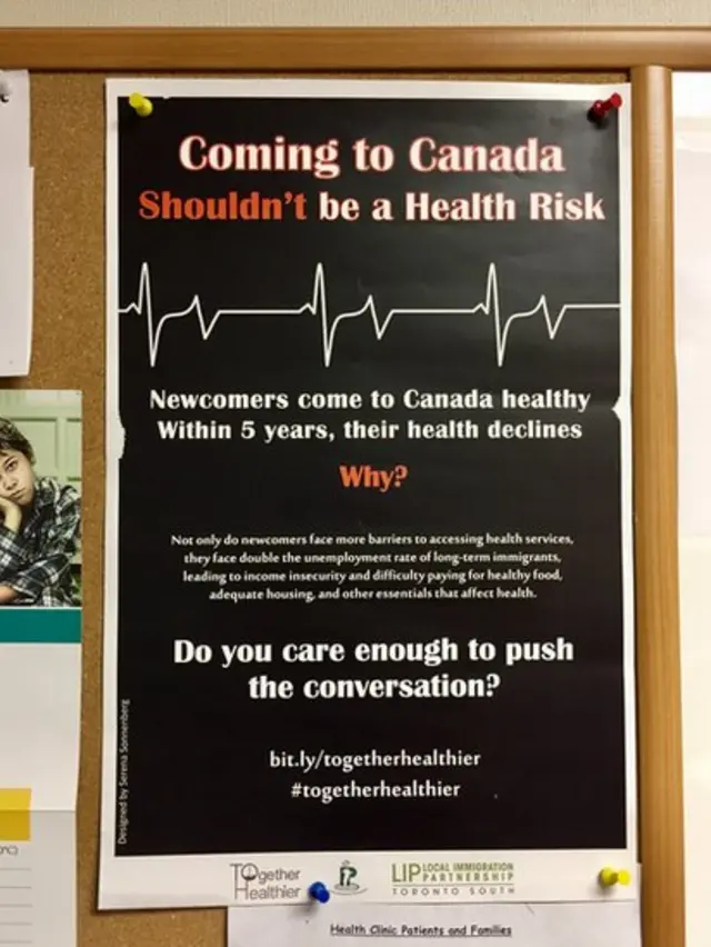 "Venir a Canadá no debería ser un riesgo para la salud", un póster colgado en la clínica del Centro Canadiense de salud para Refugiados e Inmigrantes.