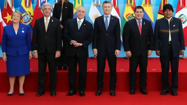 De izquierda a derecha, los presidentes Michelle Bachelet (Chile), Tabaré Vázquez (Uruguay), Michel Temer (Brasil), Mauricio Macri (Argentina), Horacio Cartes (Paraguay) y Evo Morales (Bolivia), durante una reunión del Mercosur este año.