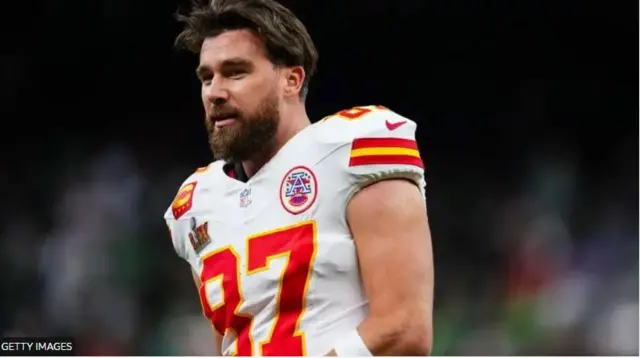 ထရာဗစ် ကီးလန့်စ် ဟာ ကျော်ကြားလာတဲ့ အင်ဒိုနီးရှား လှေပြိုင်ပွဲက အကကို ကြိုက်နစ်သက်တဲ့ အားကစား အကျော်အမော် တယောက် ဖြစ်ပါတယ်