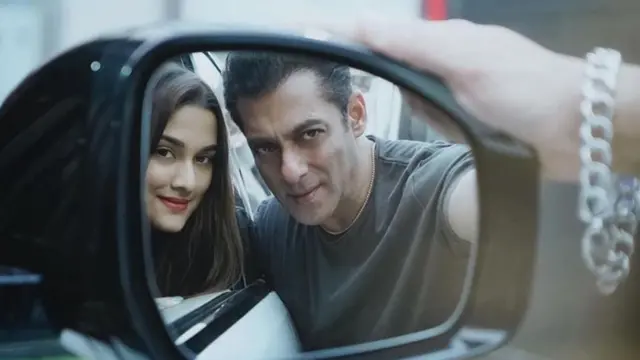 Salman Khan waa atoore shacbiyad weyn ku leh shaleemooyinka