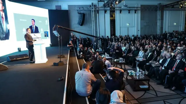 Babacan'dan iktidara Ayasofya için tutarsızlık eleştirisi: Sorunlara çözüm üretemediği için hassasiyetleri öne çıkararak desteği korumaya çalışıyor