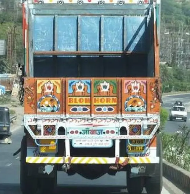 ટ્રકની તસવીર