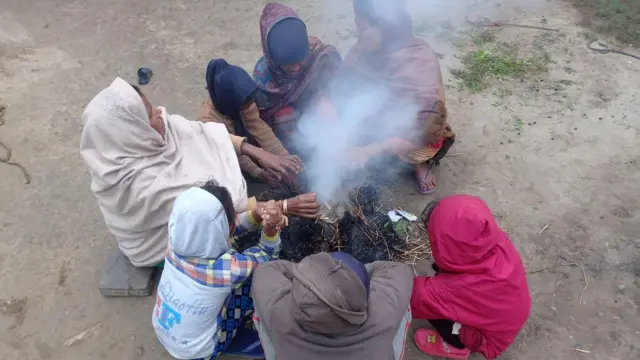 केही दिनदेखि चिसो सिरोटोसहितको शीतलहरले जनजीवन प्रभावित छ