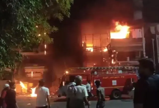 டெல்லி மருத்துவமனை தீ விபத்து: 6 குழந்தைகள் பலி - என்ன நடந்தது?