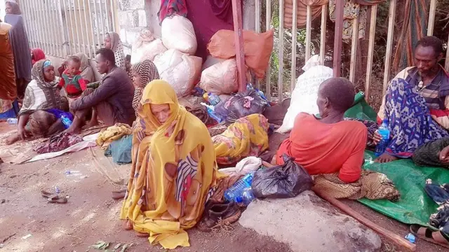 Namoota Magaalaa Roobeetti qubatan