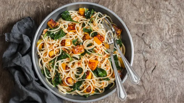 Паста со шпинатом и тыквой.