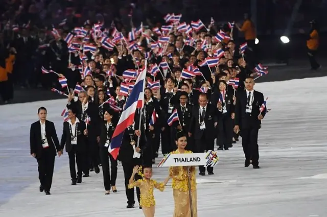 ผู้นำหน้าที่ถือธงชาติทัพนักกีฬาไทยระหว่างพาเหรดเข้าสู่สนามในพิธีเปิดซีเกมส์ได้แก่ พรชัย เค้าแก้ว นักกีฬาเซปักตะกร้อ ในการแข่งขันที่ผ่านมาประเทศไทยครองสถิติเจ้าเหรียญทองในกีฬาซีเกมส์มากที่สุด 13 ครั้ง