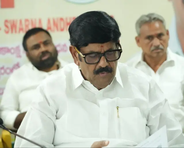 విజయవాడ, కనకదుర్గమ్మ ఆలయం, అర్చకత్వం, పూజలు, ఏపీ హైకోర్టు ఉత్తర్వులు