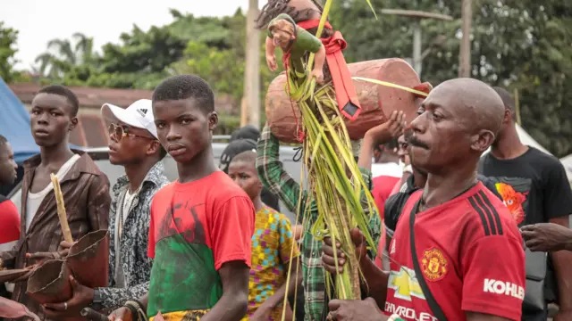 Ndị na-eti mmọnwụ