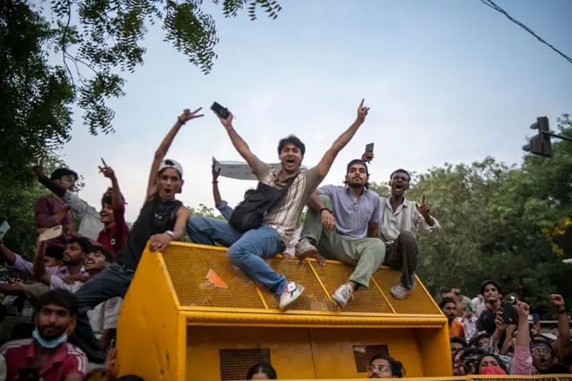 જેનઝી, બીબીસી