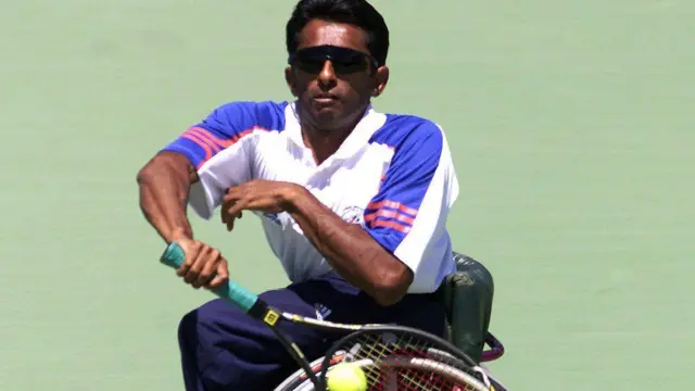 میستری در مسابقهای که تنیسباز دیگر بریتانیایی، سایمون هت در کنارش بازی میکرد، شکست خورد و مدال برنز دونفره مردان در پارالمپیک ۲۰۰۰ را از دست داد