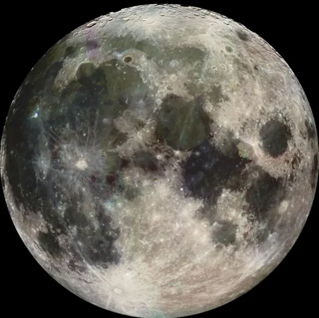 Imagen de la Luna tomada por la sonda Galileo camino a Júpiter en 1992
