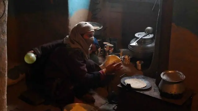 ثمة أدلة على أن الطهي داخل المنازل سيئة التهوية قد يزيد مخاطر الإصابة بسرطان الرئة